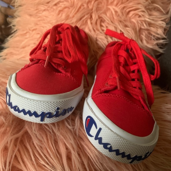 champion fringe low top sneaker - Picture 3 of 5